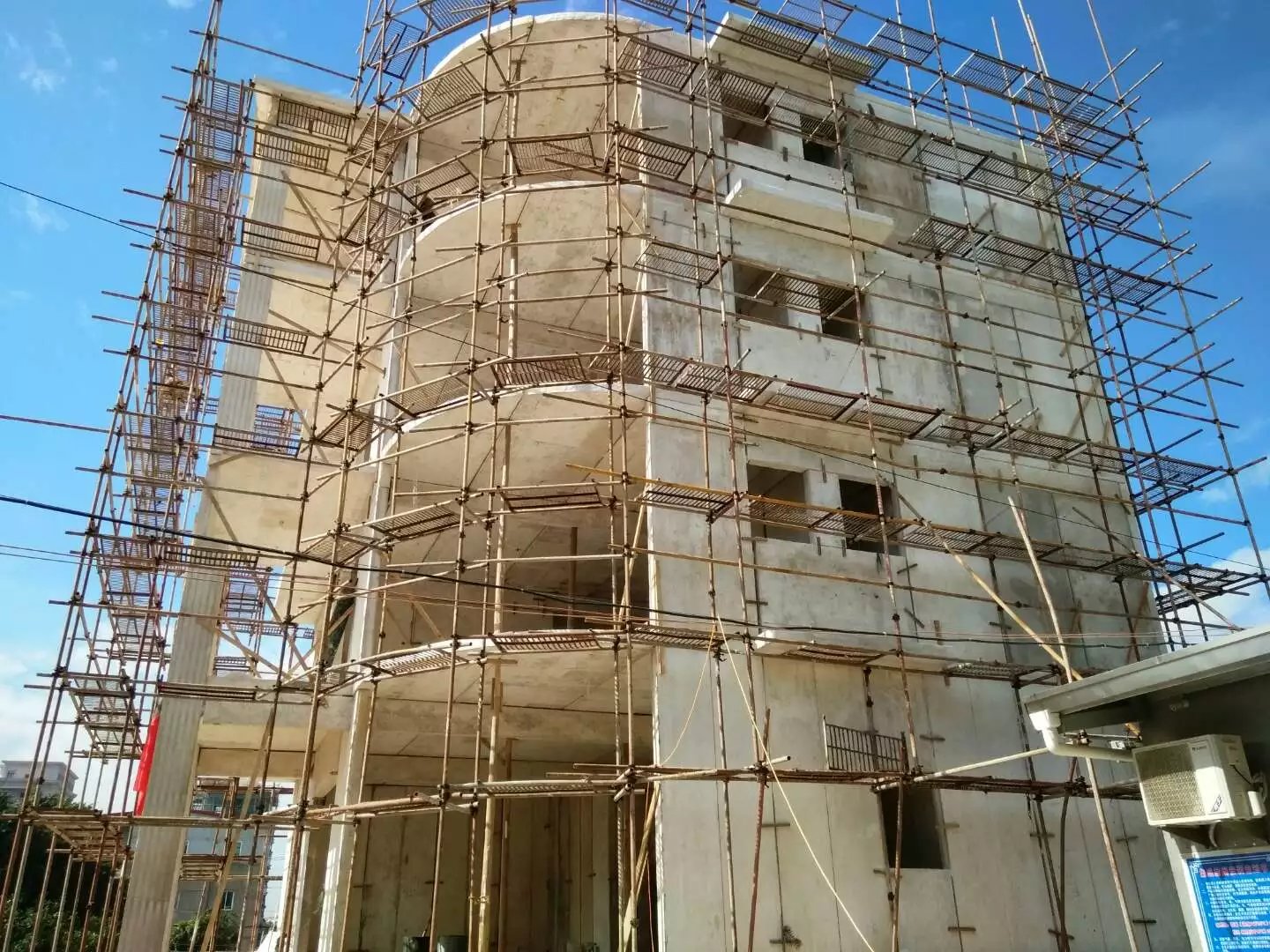 灵璧星河绿色环保装配式建材在福建修建的五层别墅建筑